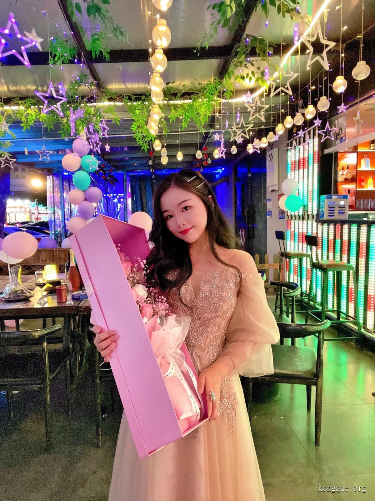 鱼鱼足影 – 全套足袜写真&视频[91期-2024.8]插图11