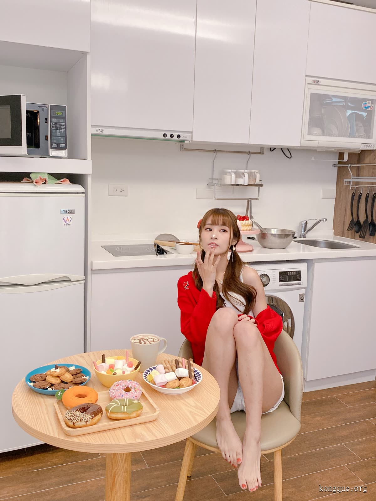 泥泥汝 – 全套无水印14期&视频[9.2G-2024.8新发]-月白图集