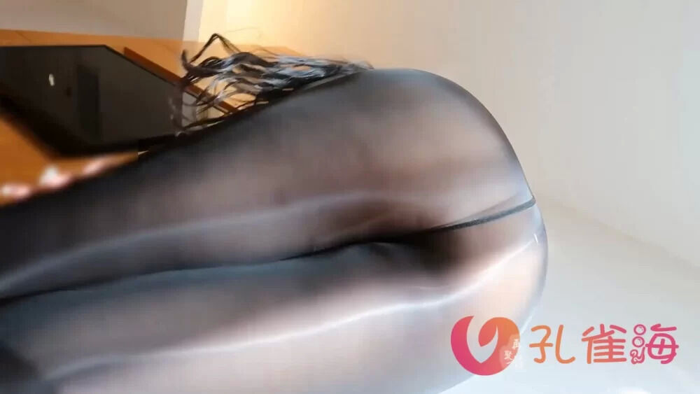 G奶模特李宓儿私拍视频插图5