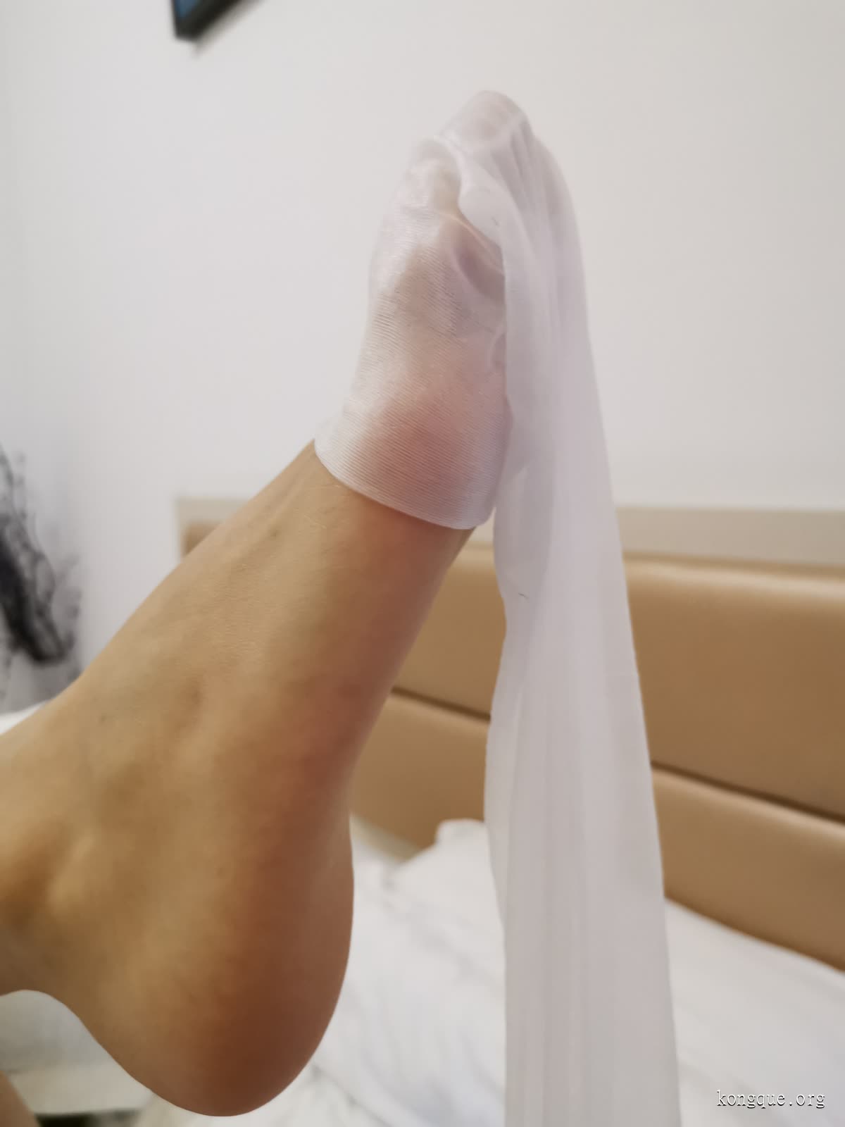 鱼鱼足影 – 全套足袜写真&视频[91期-2024.8]-月白图集