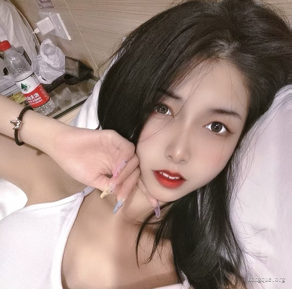 鱼鱼足影 – 全套足袜写真&视频[91期-2024.8]插图4