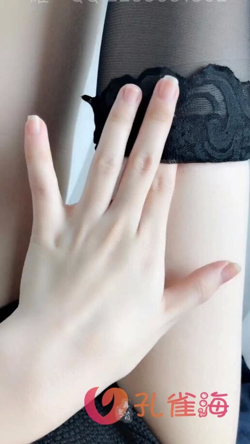 极品网红少女隔壁小姐姐之高领露背毛衣欧尼酱杀插图1